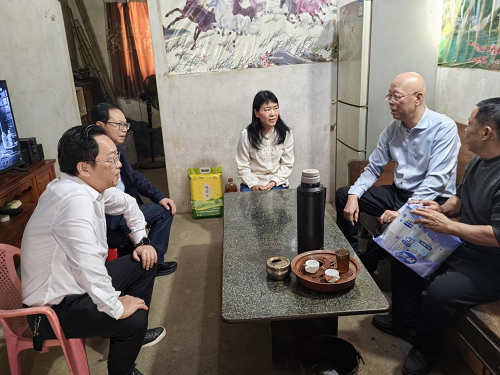 范利輝到掛鉤點(diǎn)揭西縣坪上鎮(zhèn)開展春節(jié)前慰問活動(dòng)2.png